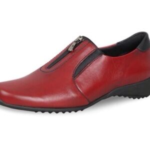 Munro  Berkley Red Leather Zip Front Flat